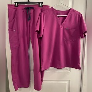 Figs Bright Fuschia Set Catarina Top + Kade Cargo Scrub Pant Large Petite